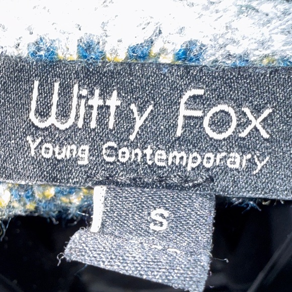 Floral Patterned Gray and Yellow Zip Up Cardigan Sweater - Picture 5 of 8